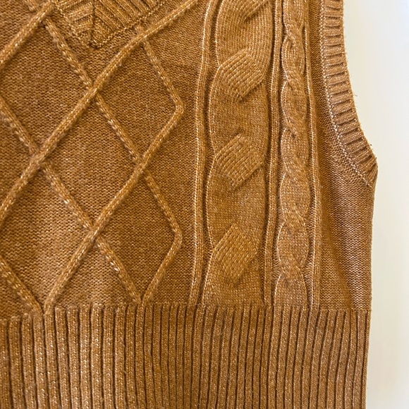 Sincerely Jules copped cable knit v neck vest. Size L. Soft and thick. - Picture 3 of 10